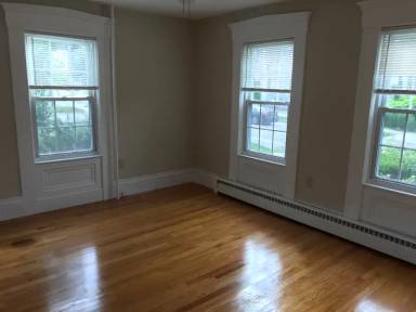 Main picture of 173 Main St