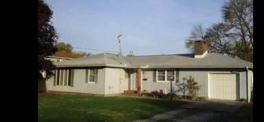 Main picture of 702 E Newkirk St