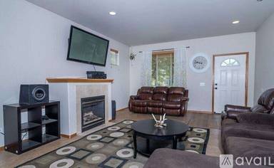 Main picture of 109 W Courtney Ct