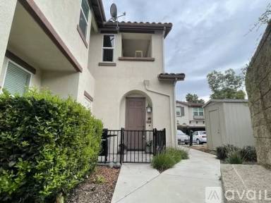 Main picture of 414 Avenida de la Luna