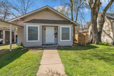 Main picture of 1138 S Zunis Ave