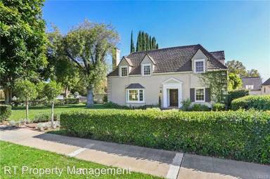 Main picture of 2384 Adair St