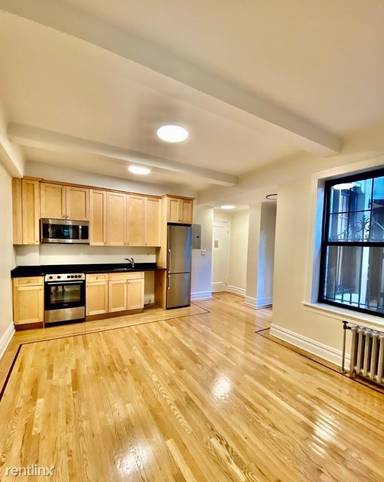 Main picture of 115 E 92nd St