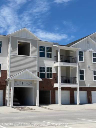 Main picture of Lakefront at Vineyard Town Center