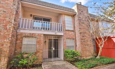 Main picture of 5528 Beverlyhill St