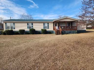 Main picture of 121 Sugarberry Dr NE