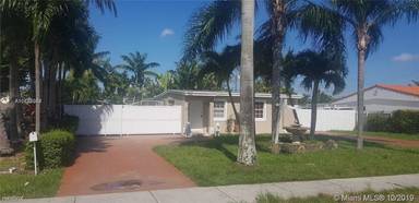 Main picture of 9841 SW 48th St