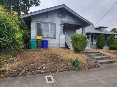 Main picture of 4603 NE 33rd Ave