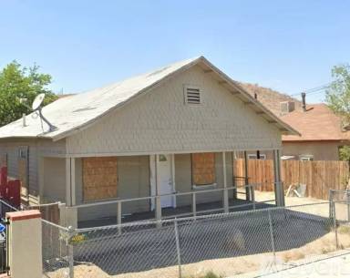 Main picture of 212 N 3rd Ave