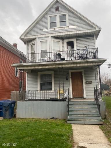 Main picture of 9 Kermit Ave