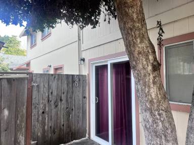 Main picture of 206 Myrtle St