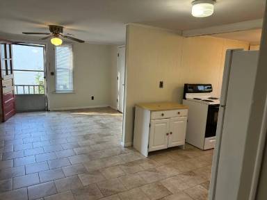Main picture of 215 S Bilbro Ave