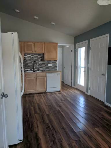 Main picture of 6912 Lee St