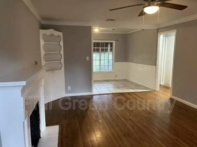 Main picture of 339 E Zion St