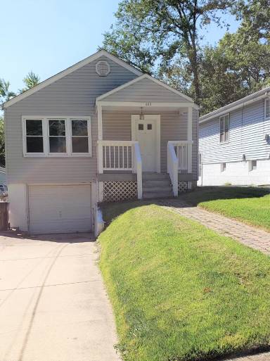 Main picture of 239 S Hartnett Ave