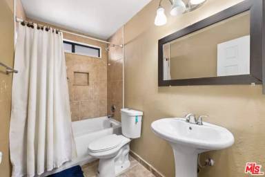 Main picture of 43306 11th St E