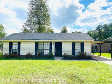 Main picture of 1025 N Burbank Dr