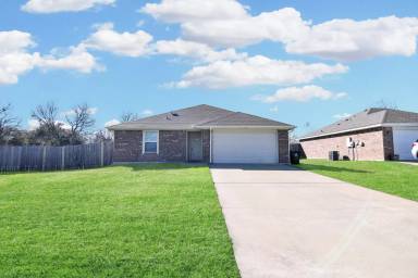 Main picture of 7319 Upland Bend Dr