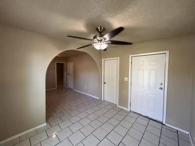 Main picture of 711 La Vega St