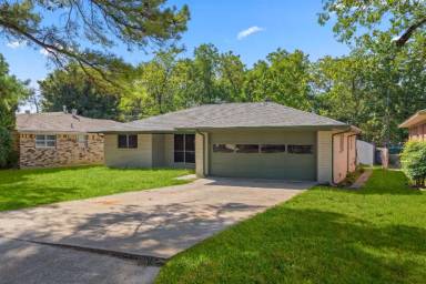 Main picture of 1308 Crestview Dr