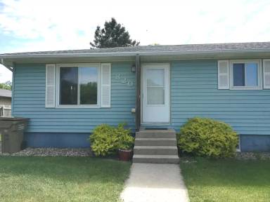 Main picture of 818 6th St NE