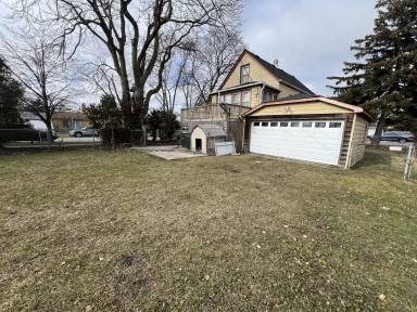 Main picture of 4175 W Touhy Ave