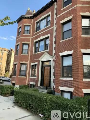 Main picture of 901 Beacon St