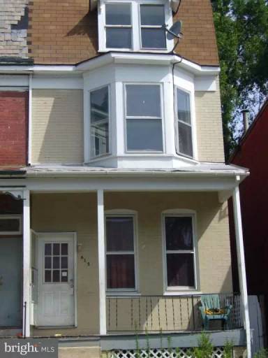 Main picture of 615 W Locust St