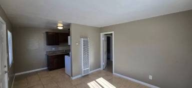 Main picture of 315-317 S 28th St Apartments