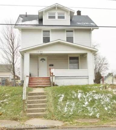 Main picture of 1226 Shriver Ave NE