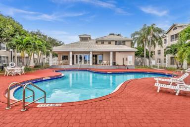 Main picture of 2831 N Oakland Forest Dr