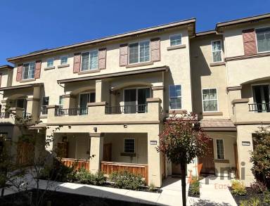 Main picture of 221 Laurel Knoll Dr