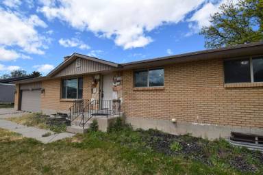 Main picture of 3638 W Jasmine St