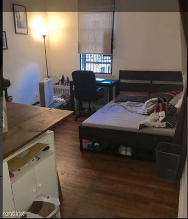 Main picture of 221 East 10th St