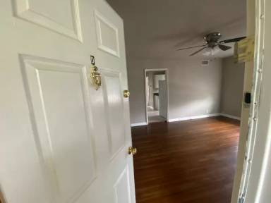 Main picture of 5837 Locke Ave