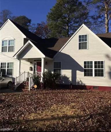 Main picture of 8219 Chesapeake Blvd