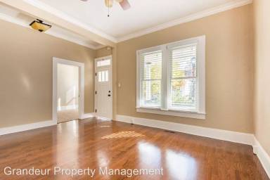 Main picture of 111 W William St