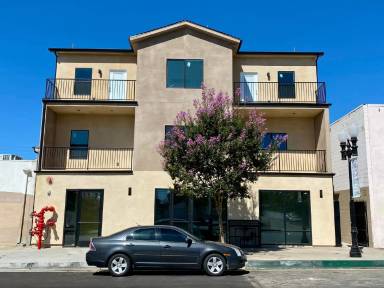 Main picture of 511 N Azusa Ave