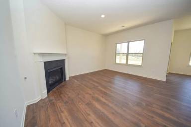 Main picture of 57 Empire Ln
