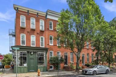 Main picture of 1329 S Charles St