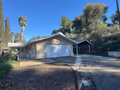 Main picture of 1863 Avocado Ave
