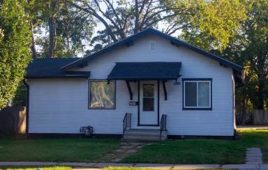 Main picture of 2261 Holdrege St