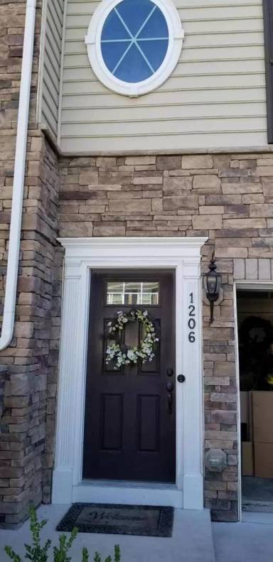 Main picture of 1206 Madison Ln