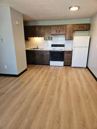 Main picture of 10 Sunnyslope Dr