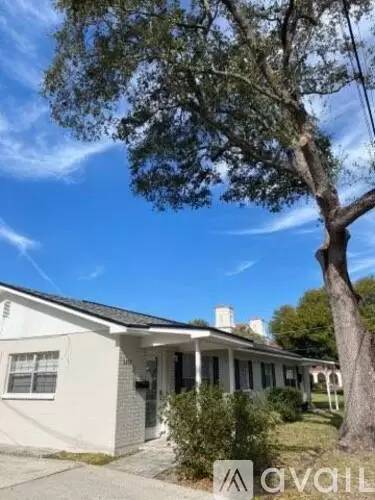 Main picture of 3211 S Ferdinand Ave