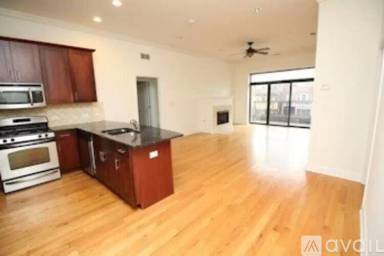 Main picture of 4651 N Greenview