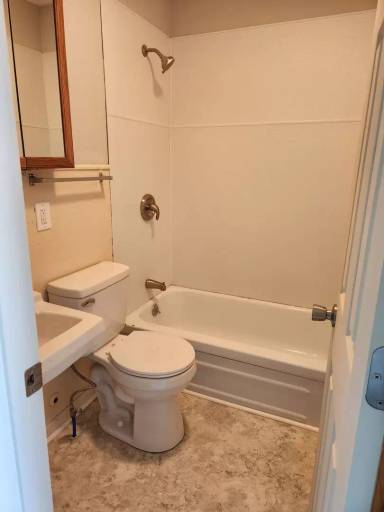 Main picture of 501 S Green Street 100 Brown St