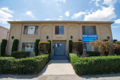 Main picture of 11434 Calvert St