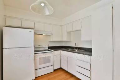 Main picture of 1702 W Vogel Ave