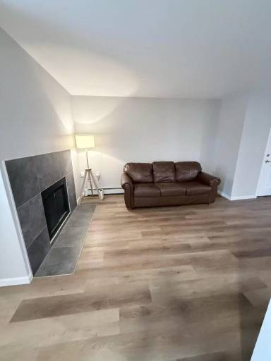 Main picture of 512 E Monroe Dr